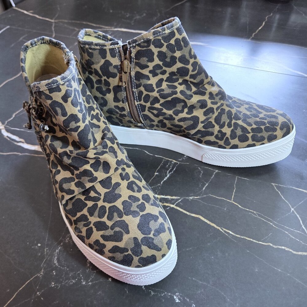 NWOT Very G Leopard Print Wedge Booties Size 10